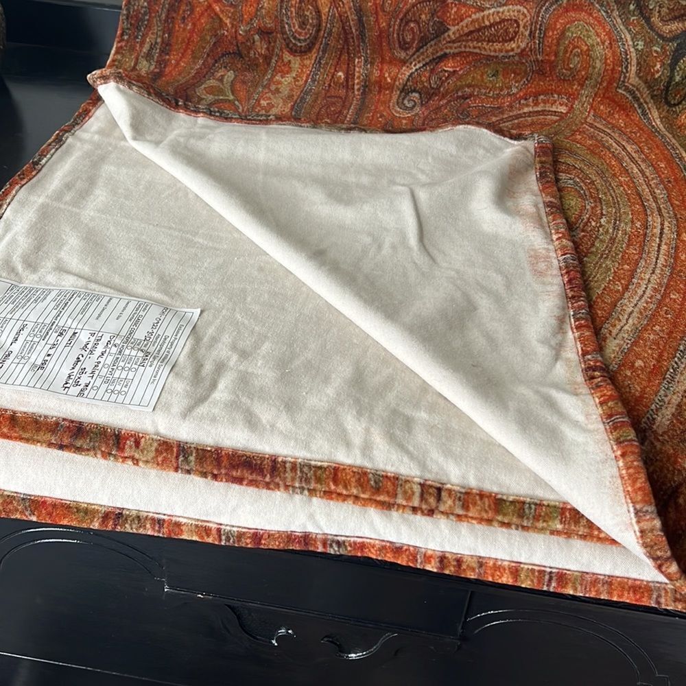 Pottery Barn Digital Print Table Throw - Picture 2 of 5